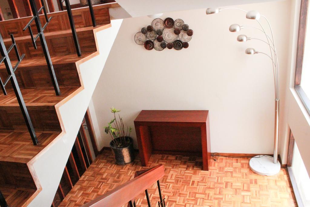 Hotel Villa Lafayette Кито Екстериор снимка