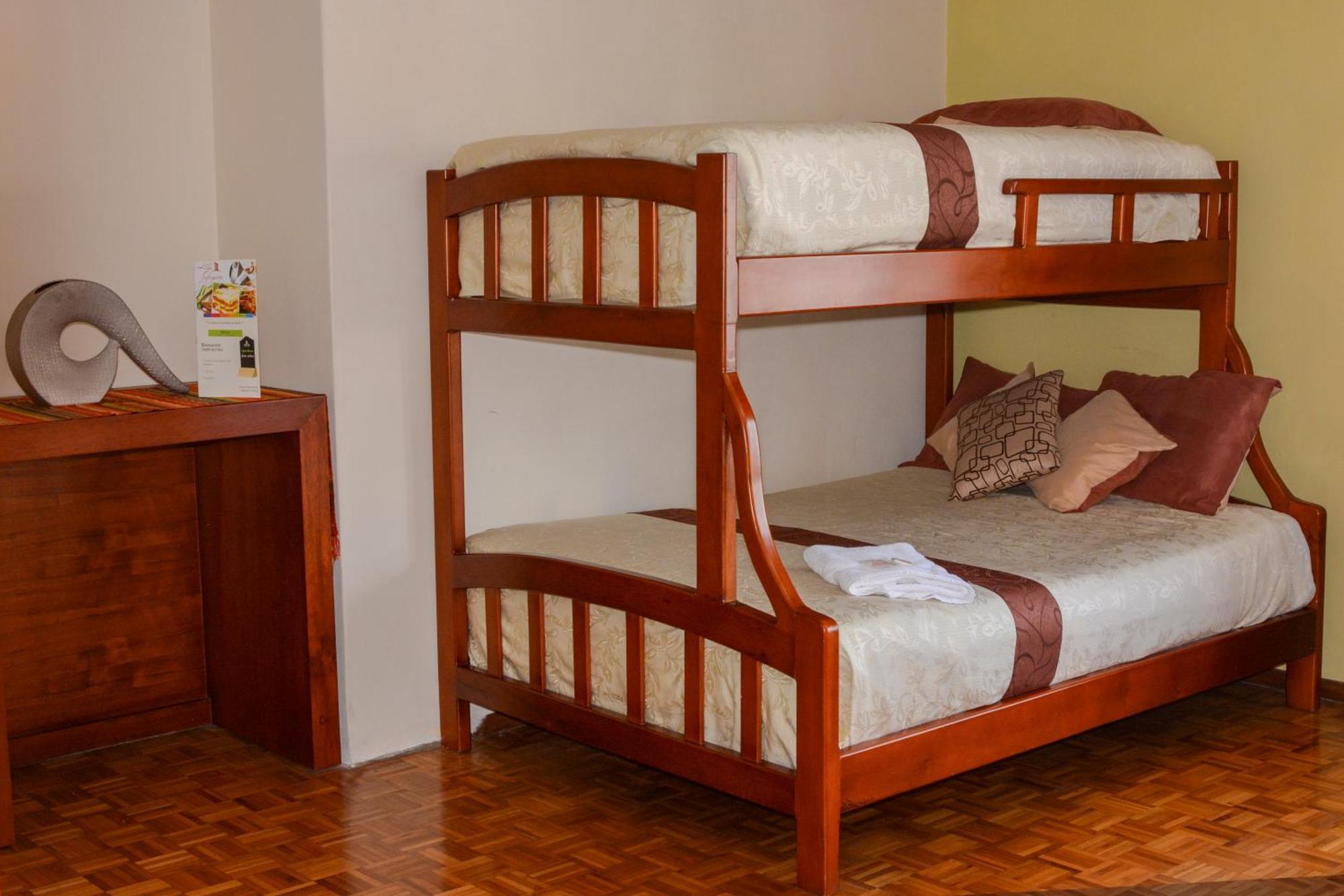 Hotel Villa Lafayette Кито Екстериор снимка