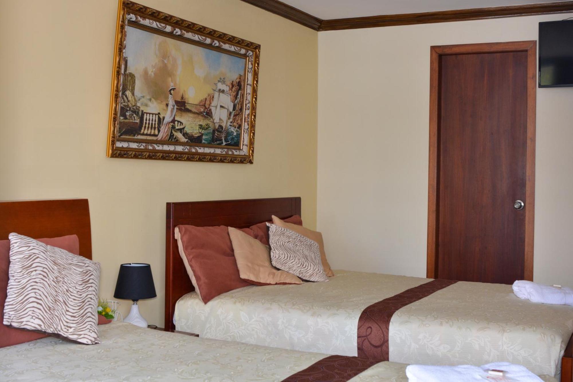 Hotel Villa Lafayette Кито Екстериор снимка