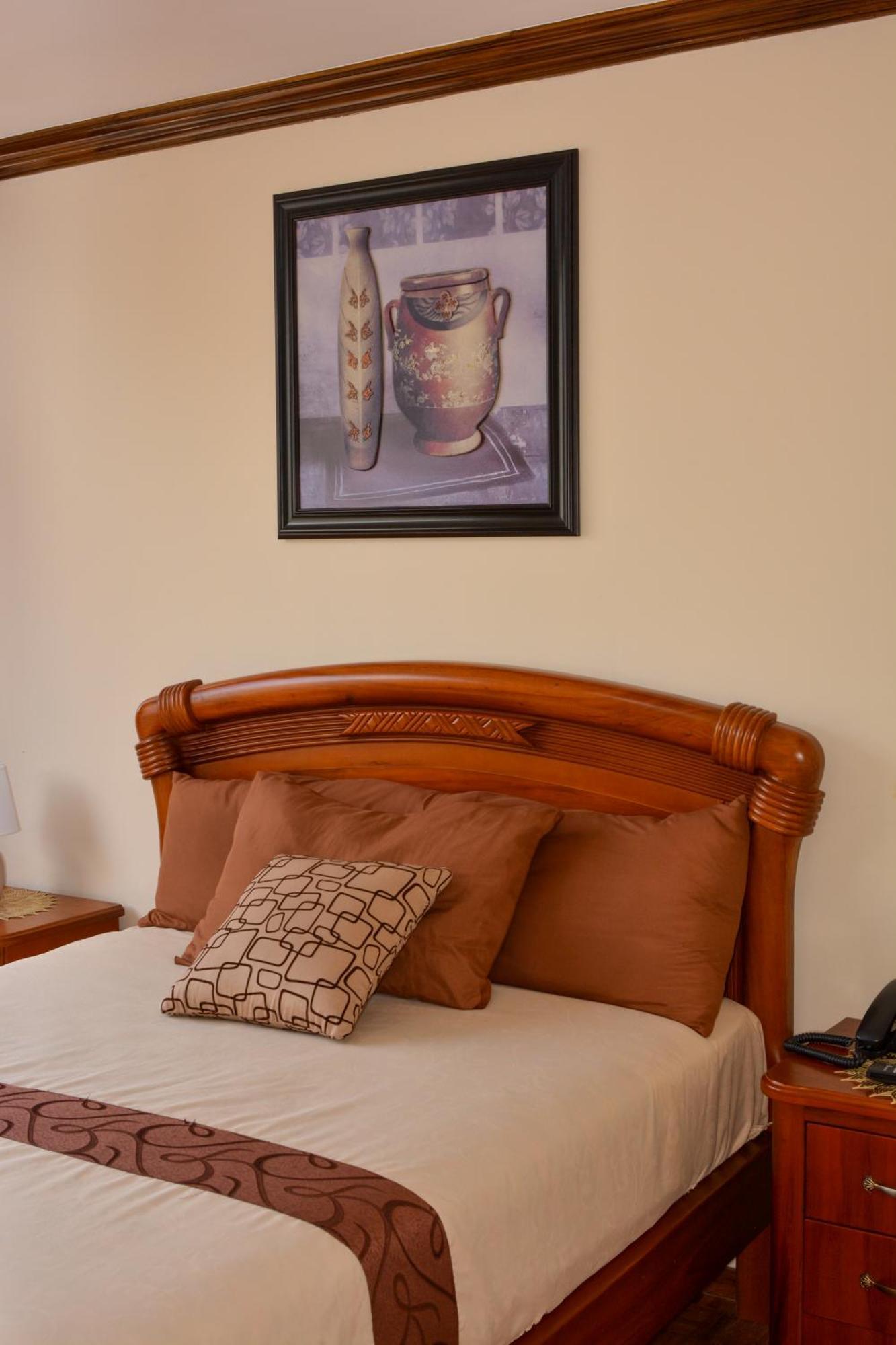 Hotel Villa Lafayette Кито Екстериор снимка