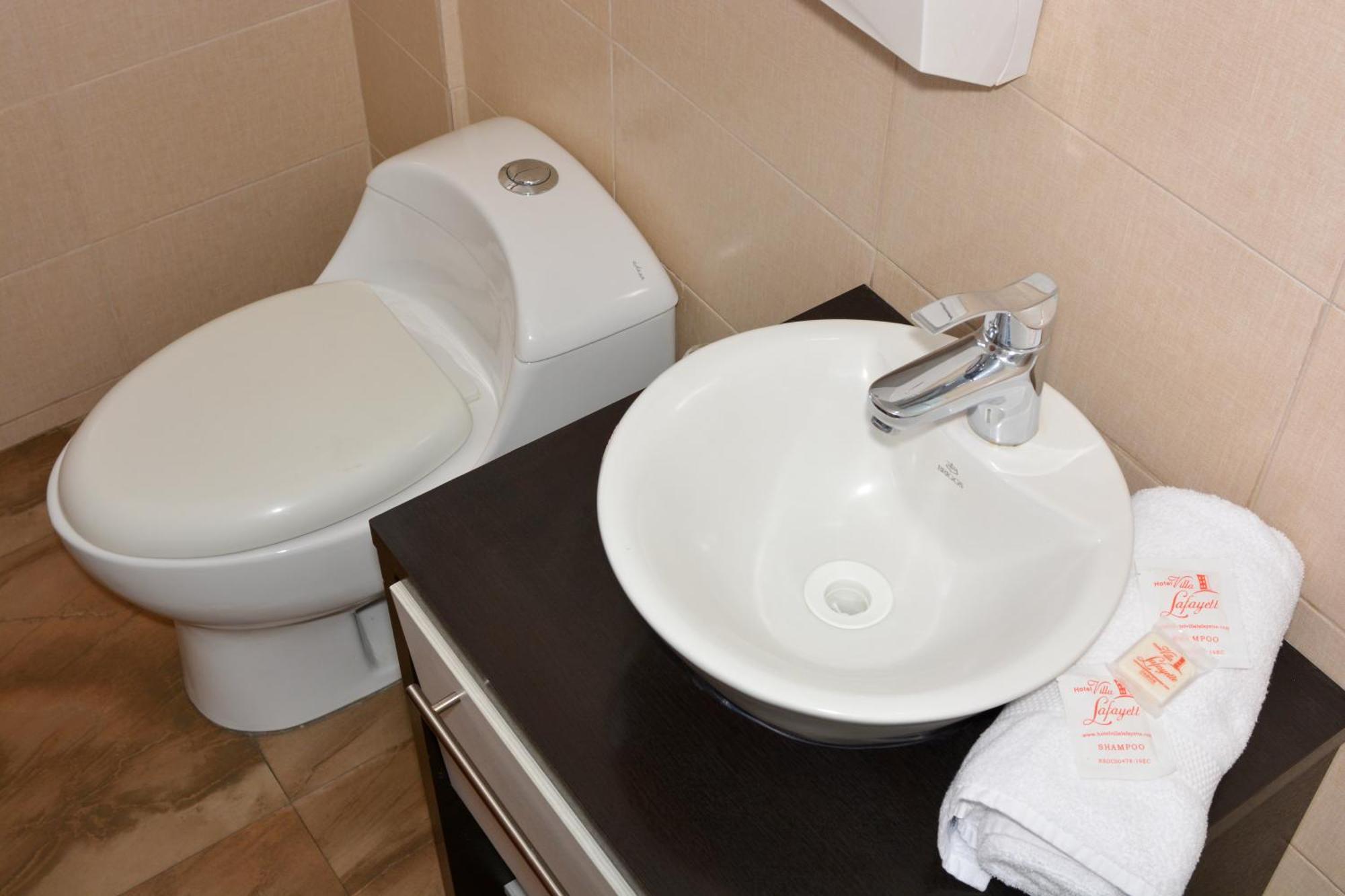Hotel Villa Lafayette Кито Екстериор снимка