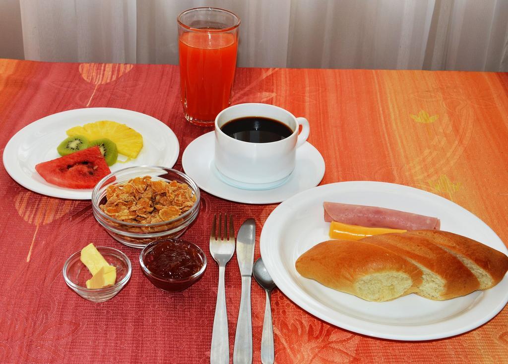 Hotel Villa Lafayette Кито Екстериор снимка