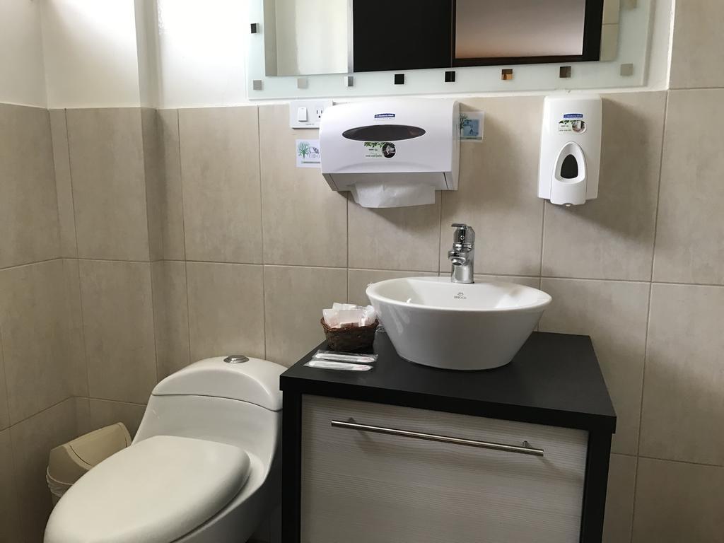 Hotel Villa Lafayette Кито Екстериор снимка